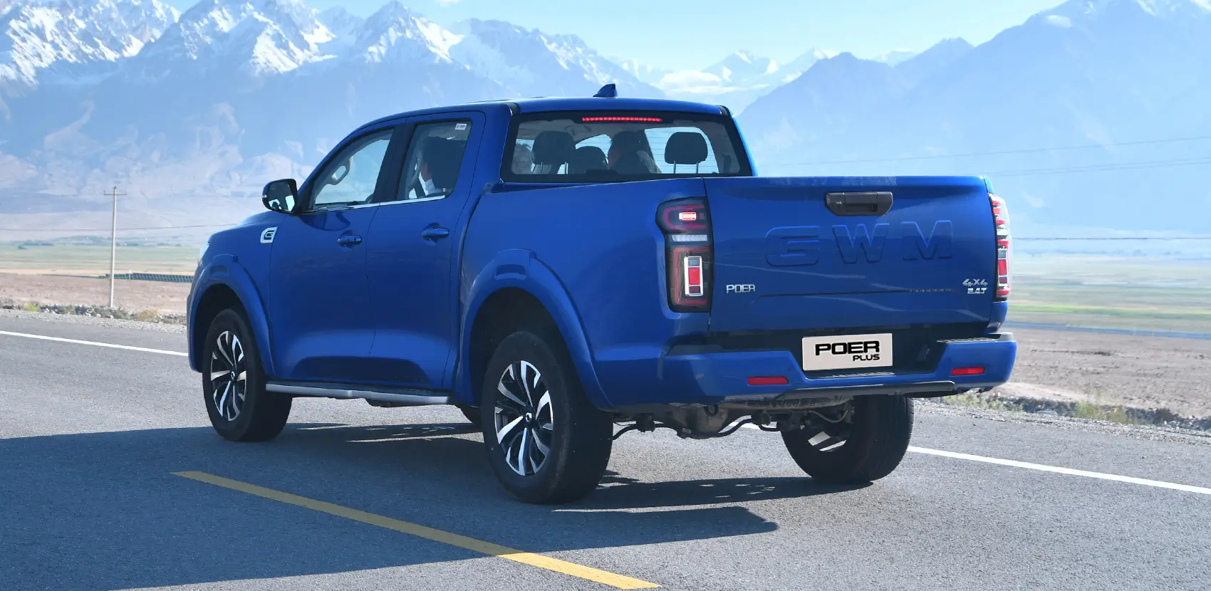 Poer 2.4 Diseño Exterior